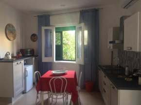 Holiday home a stones throw from the sea